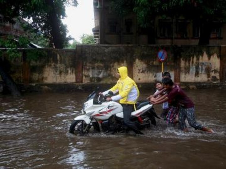 Daily bulletin: Maharashtra declares public holiday in Mumbai due to heavy rains; BJP parliamentary party to meet; day's top stories