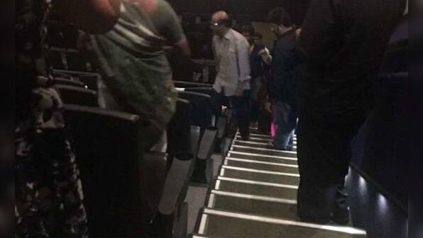 'Kabali' Rajinikanth stuns fans in Virginia after surprise appearance at film's show