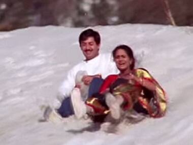 Throwback Thursday: Heart-wrenching movies from the land of unrest, Kashmir