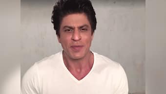 Here's how Shah Rukh Khan celebrated Eid with his fans outside Mannat