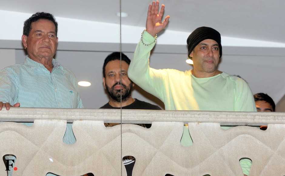 Salman Khan and Salim Khan greet fans outside Galaxy Apartments on Eid. Sachin Gokhale/Firstpost Salman Khan and Salim Khan greet fans outside Galaxy Apartments on Eid. Sachin Gokhale/Firstpost