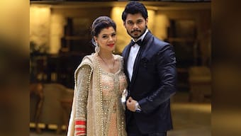 Watch: Sambhavna Seth dances with husband Avinash Dwivedi at their wedding reception