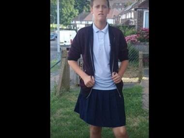 British pupils punished for wearing shorts to school, don skirts instead