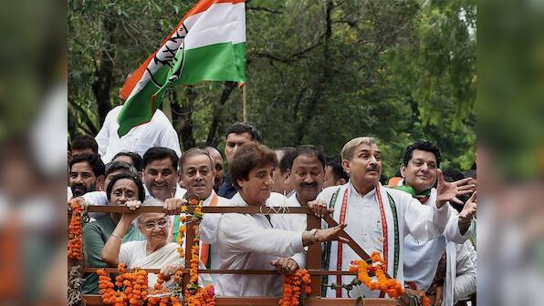 Sheila Dikshit involved in accident during Lucknow roadshow, escapes with minor injuries