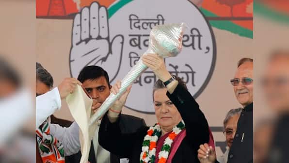 Is Sonia Gandhi an empress who lets her courtiers fight? That’s what Alva's book hints at
