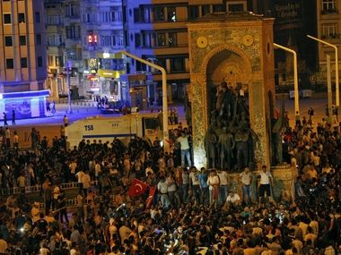 Turkey arrests 32,000 suspects in connection with July coup probe Turkey arrests 32,000 suspects in connection with July coup probe