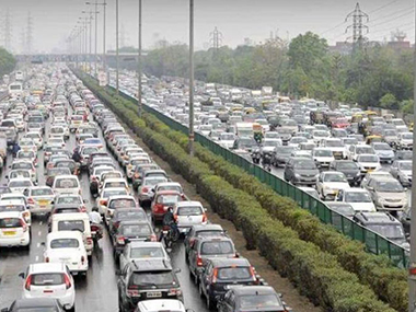 #GurgaonTraffic: Traffic jam paralyses Delhi-Gurgaon highway, commuters vent on social media #GurgaonTraffic: Traffic jam paralyses Delhi-Gurgaon highway, commuters vent on social media