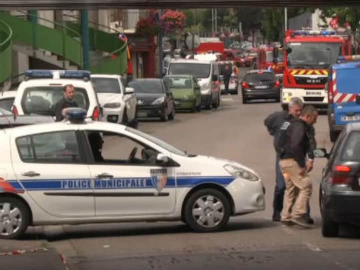 France church attack: Francois Hollande says hostage-takers pledged allegiance to Islamic State