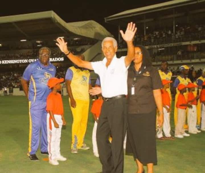 Watch: Virat Kohli, Anil Kumble and co wish West Indies legend Garfield Sobers on 80th birthday Watch: Virat Kohli, Anil Kumble and co wish West Indies legend Garfield Sobers on 80th birthday