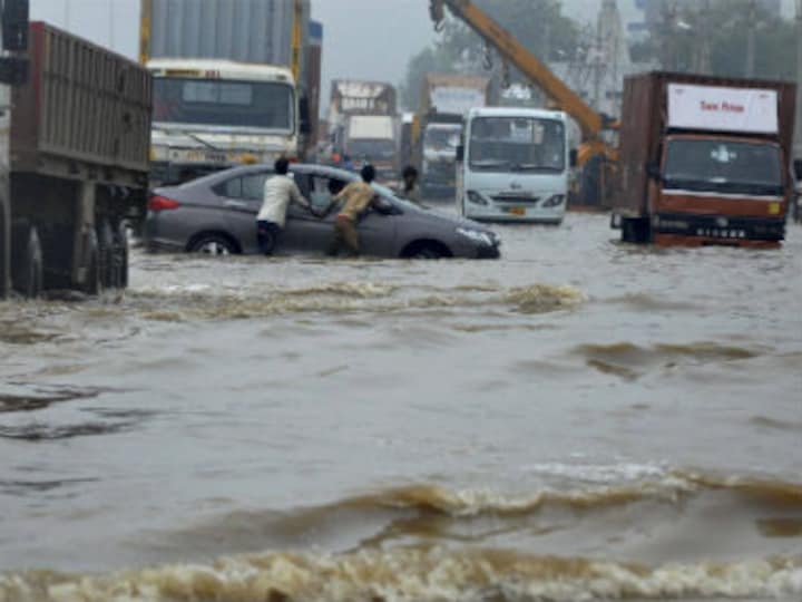 Gurugram police deploys officers at crucial points to prevent traffic jams