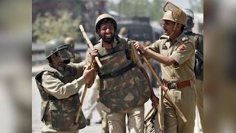 Kashmir unrest: It is naïve to think that cops can do away with pellet guns in the Valley
