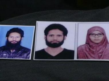Kerala: Mother of suspected IS recruit meets Union minister Thaawar Chand Gehlot Kerala: Mother of suspected IS recruit meets Union minister Thaawar Chand Gehlot