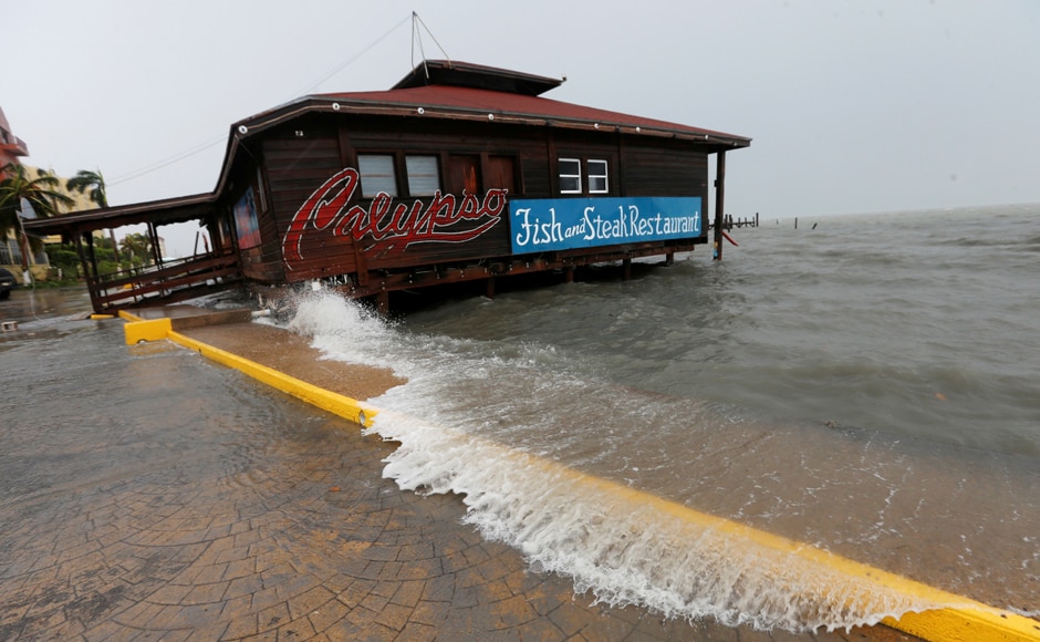 A hurricane packing 130 kilometer per hour winds and heavy rain made landfall in Central America near Belize's capital, where officials warned of likely flooding and damage to homes Thursday. Earl swept in from the Caribbean at hurricane strength to strike just south of Belize City, population 60,000, around midnight Wednesday (0600 GMT Thursday), according to the US National Hurricane Center (NHC). Reuters A hurricane packing 130 kilometer per hour winds and heavy rain made landfall in Central America near Belize's capital, where officials warned of likely flooding and damage to homes Thursday. Earl swept in from the Caribbean at hurricane strength to strike just south of Belize City, population 60,000, around midnight Wednesday (0600 GMT Thursday), according to the US National Hurricane Center (NHC). Reuters