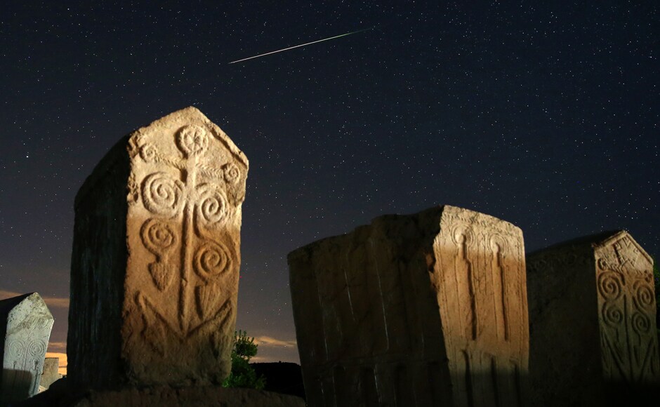 Northern hemisphere sky-gazers are in for a special treat on Thursday night with a rare shooting star “outburst”, which astronomers hope will not be marred by clouds and a bright Moon. Reuters Northern hemisphere sky-gazers are in for a special treat on Thursday night with a rare shooting star “outburst”, which astronomers hope will not be marred by clouds and a bright Moon. Reuters