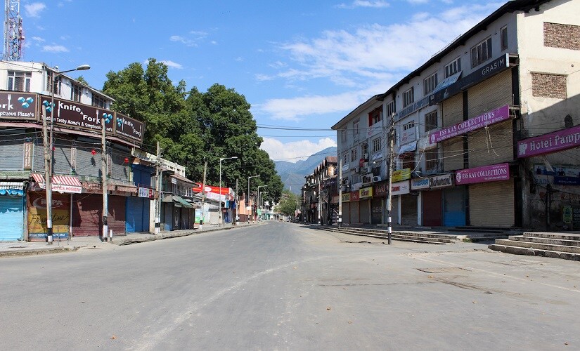Srinagars silent streets: Kashmir curfew brings summer capital to grinding halt