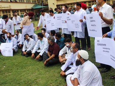 Government Medical College doctors in Srinagar protest the use of pellet guns. Sameer Yasir