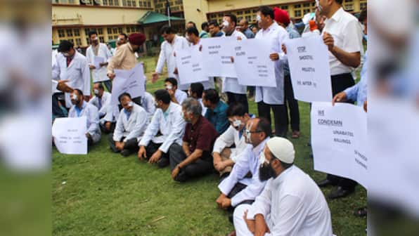 Kashmir unrest: Doctors bandage an eye to protest use of pellet guns