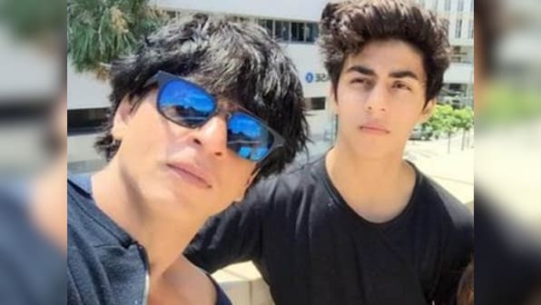 This is what happened when Shah Rukh Khan went to drop Aryan Khan to college