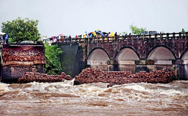 Mumbai-Goa highway bridge collapses, rescue ops underway