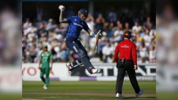 'Absolute carnage': How Twitter reacted to England's record-breaking run-fest against Pakistan
