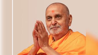 Pramukh Swami Maharaj passes away, PM Modi says 'will miss his presence'