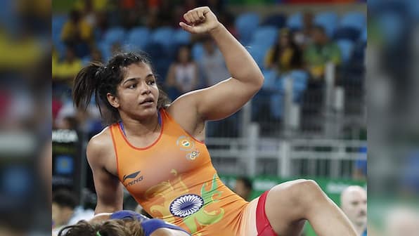 Rio Olympics 2016: Sakshi Malik’s bronze medal sets Twitter ablaze with praise