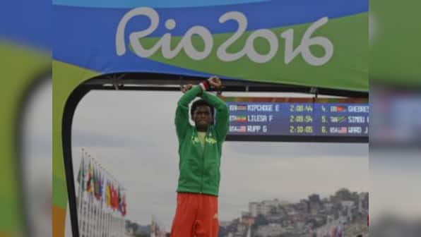 Rio Olympics 2016: Ethiopia says protesting marathoner to be welcomed as hero
