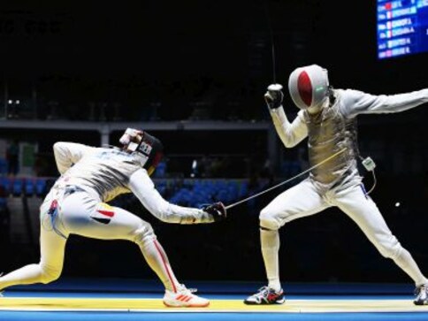 Watch: French fencer Enzo Lefort's phone falls out of his pocket mid-bout at Rio Olympics Watch: French fencer Enzo Lefort's phone falls out of his pocket mid-bout at Rio Olympics