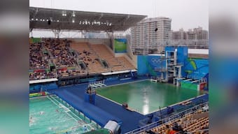 Rio Olympics 2016: Diving pool drained of green water smelling of 'fart'