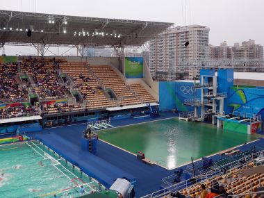 Rio Olympics 2016: Diving pool drained of green water smelling of 'fart' Rio Olympics 2016: Diving pool drained of green water smelling of 'fart'