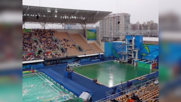 Rio Olympics 2016: Diving pool drained of green water smelling of 'fart'