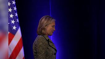 US judge orders Hillary Clinton to reply to a lawsuit over 'e-mail scandal'