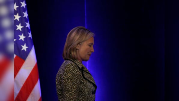US judge orders Hillary Clinton to reply to a lawsuit over 'e-mail scandal'