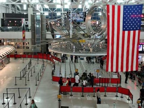 Two Terminals At New Yorks Jfk Airport Resume Operations After