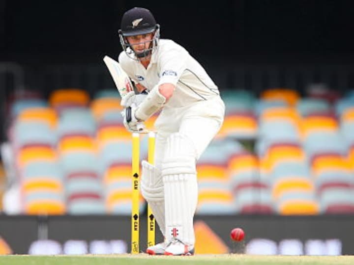 Zimbabwe dig in after New Zealand post mammoth 582 on day two