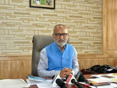 Petrol bomb hurled at Jammu and Kashmir minister's house, no one hurt Petrol bomb hurled at Jammu and Kashmir minister's house, no one hurt