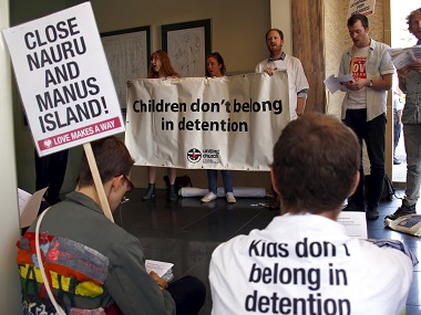 Amnesty, Human Rights Watch criticise Australia over asylum-seeker 'abuse' on Nauru Amnesty, Human Rights Watch criticise Australia over asylum-seeker 'abuse' on Nauru