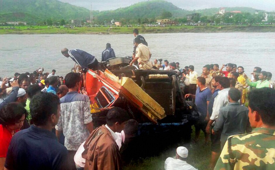 Spot diving was carried out despite presence of crocodiles, high current and tough conditions in the river. The Indian Navy team comprising personnel specialising in diving have been searching for the wreckage and survivors since the morning of 4 August. PTI Spot diving was carried out despite presence of crocodiles, high current and tough conditions in the river. The Indian Navy team comprising personnel specialising in diving have been searching for the wreckage and survivors since the morning of 4 August. PTI