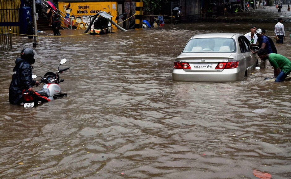At 14.93 ft, the high tide which hit the city at 13. 38 pm IST on Friday, has been measured the highest this week at least. PTI At 14.93 ft, the high tide which hit the city at 13. 38 pm IST on Friday, has been measured the highest this week at least. PTI