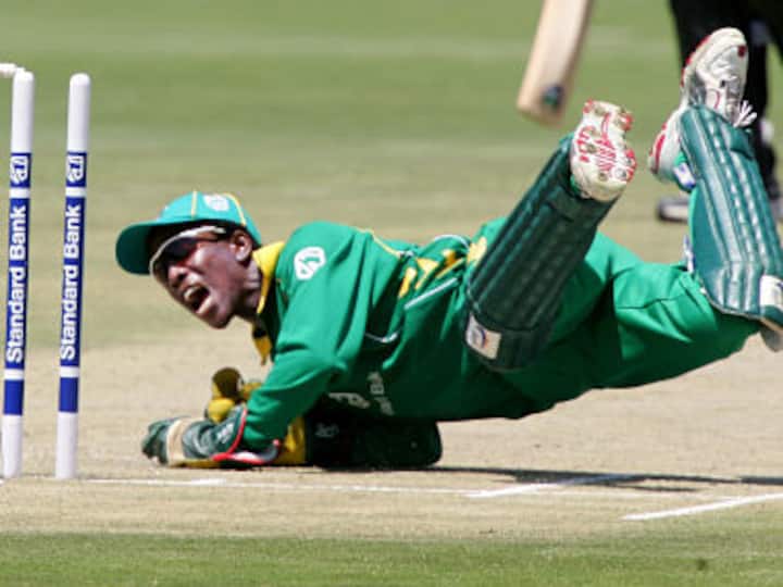 Cricket South Africa bans ex-cricketer Thami Tsolekile, three others for fixing matches