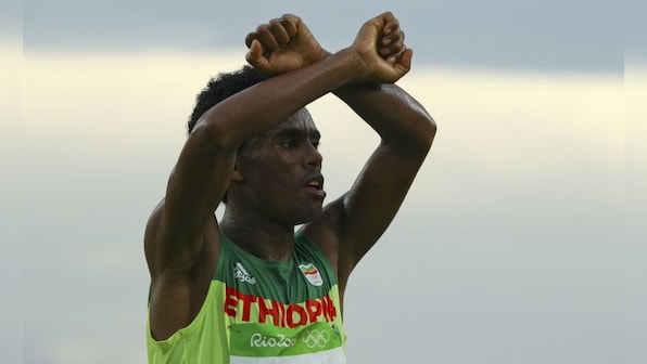 Rio Olympic 2016: Ethiopia's Feyisa Lilesa protests against government, says his life could be in danger
