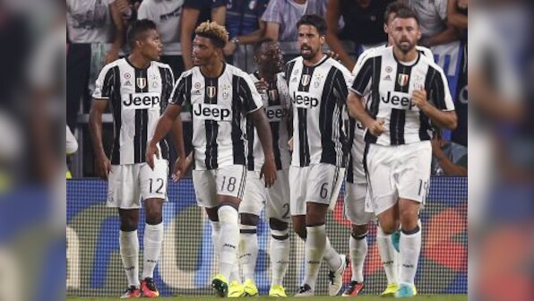 Serie A roundup: Juventus maintain perfect start, Napoli beat nine-man AC Milan