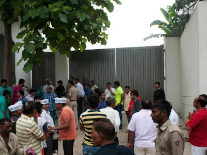 AAP maintains eerie silence over I-T raid at MLA Kartar Singh Tanwar's residence