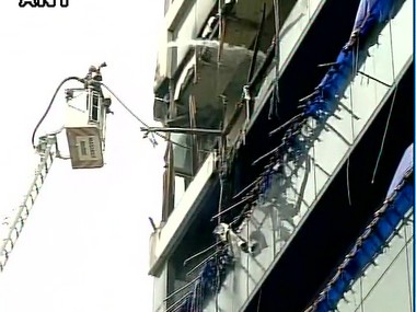 Mumbai: Fire breaks out in Bandra's Linking Road building; no casualties reported Mumbai: Fire breaks out in Bandra's Linking Road building; no casualties reported