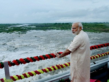 Watch: PM Modi saves Doordarshan lensmen from mishap at SAUNI inauguration Watch: PM Modi saves Doordarshan lensmen from mishap at SAUNI inauguration