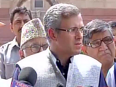Omar Abdullah meets Pranab Mukherjee, says Kashmir unrest is a political issue Omar Abdullah meets Pranab Mukherjee, says Kashmir unrest is a political issue