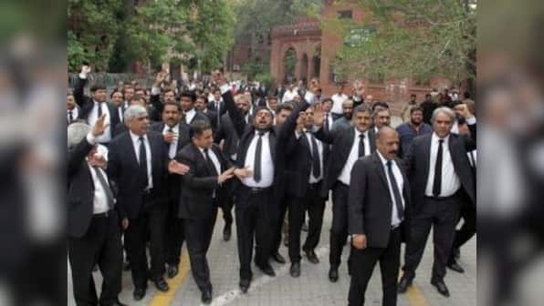 Pakistan blast: Suicide bomber kills at least 70 in Quetta hospital, Islamic State claims responsibility