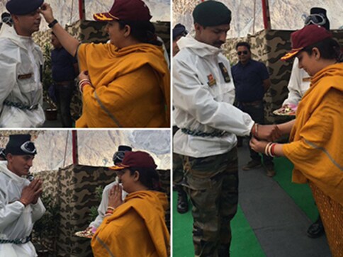 Smriti Irani celebrates Raksha Bandhan with soldiers deployed at Siachen Smriti Irani celebrates Raksha Bandhan with soldiers deployed at Siachen