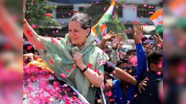 Sonia Gandhi arrives in Varanasi to launch Congress' UP campaign