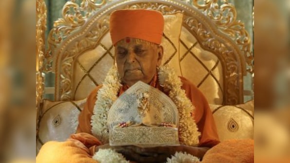 Pramukh Swami built global faith on Vedic values: Hillary Clinton